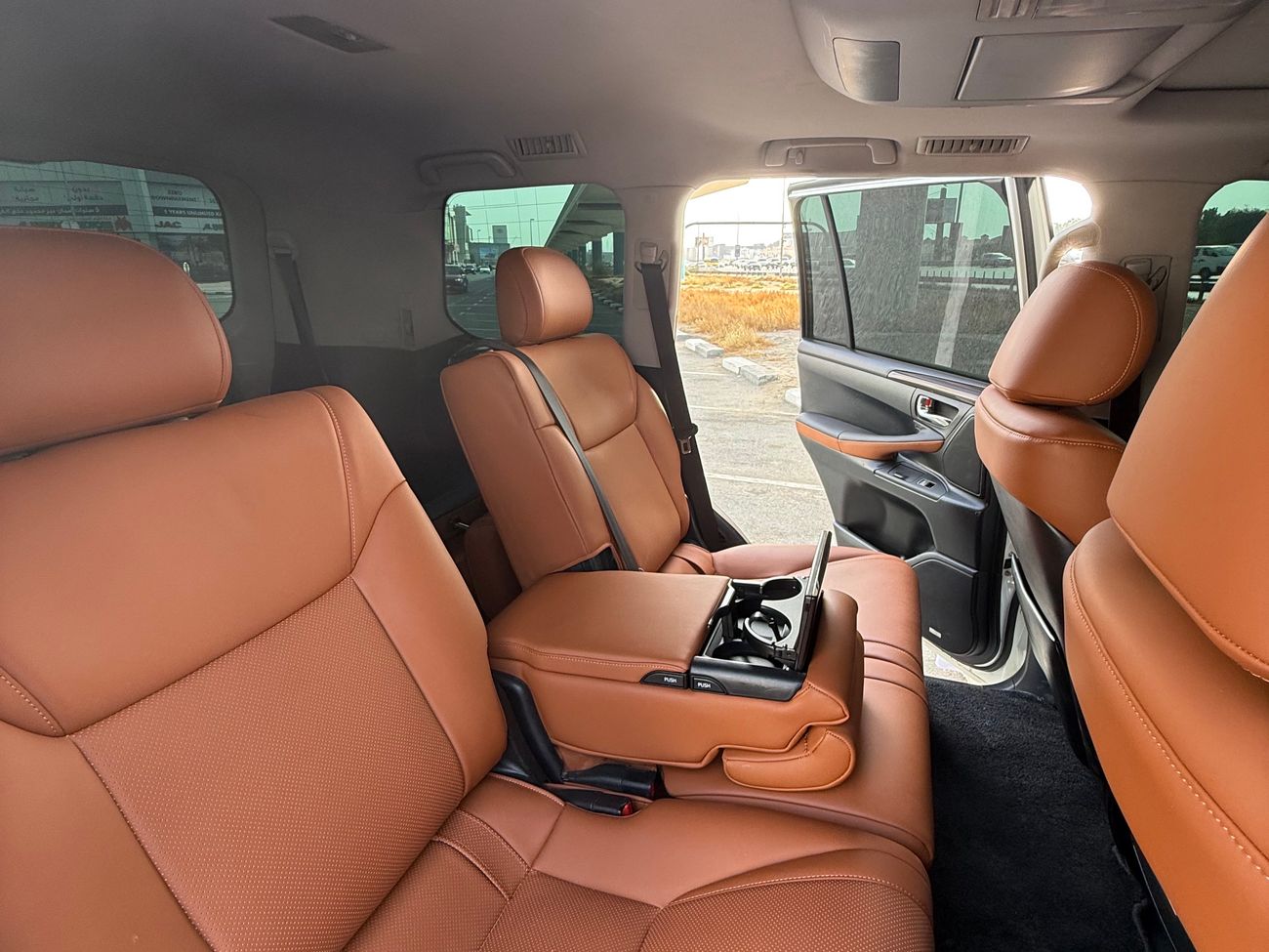 لكزس LX 570 full option 5.7L