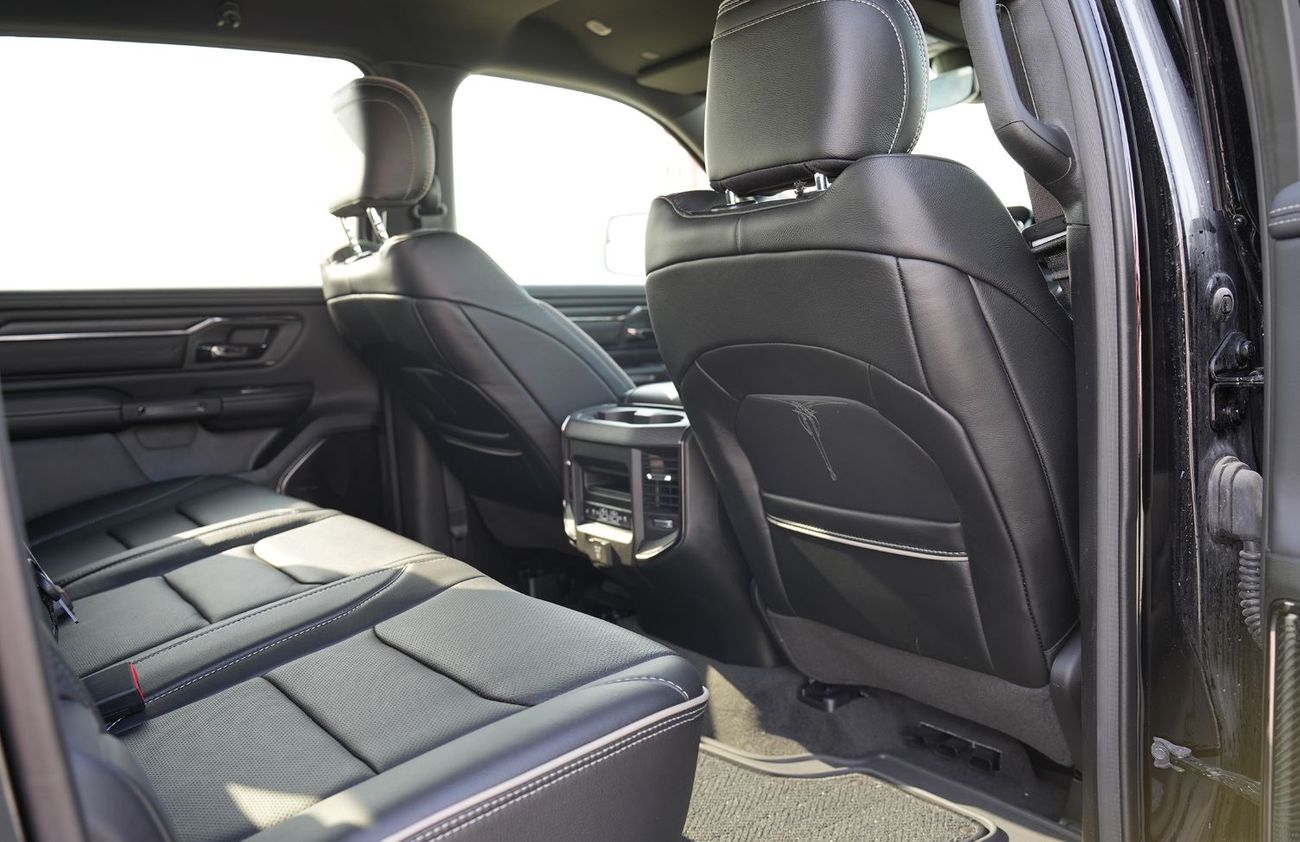 RAM 1500 Limited 5.7L (5 Seater) Black Edition American Specification