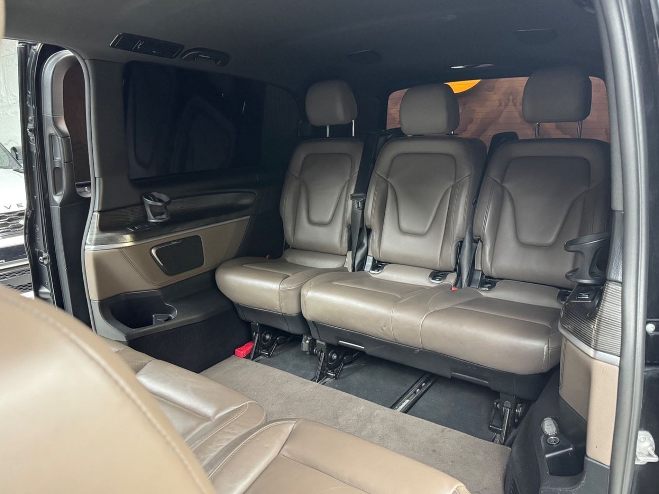 مرسيدس بنز V 250 Std 2.1L