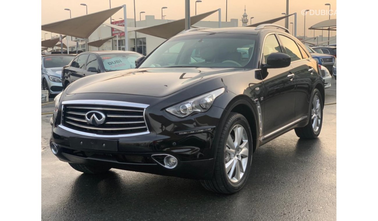 Infiniti QX70 Infiniti QX 70_Gcc_2014_Excellent_Condihion _Full option