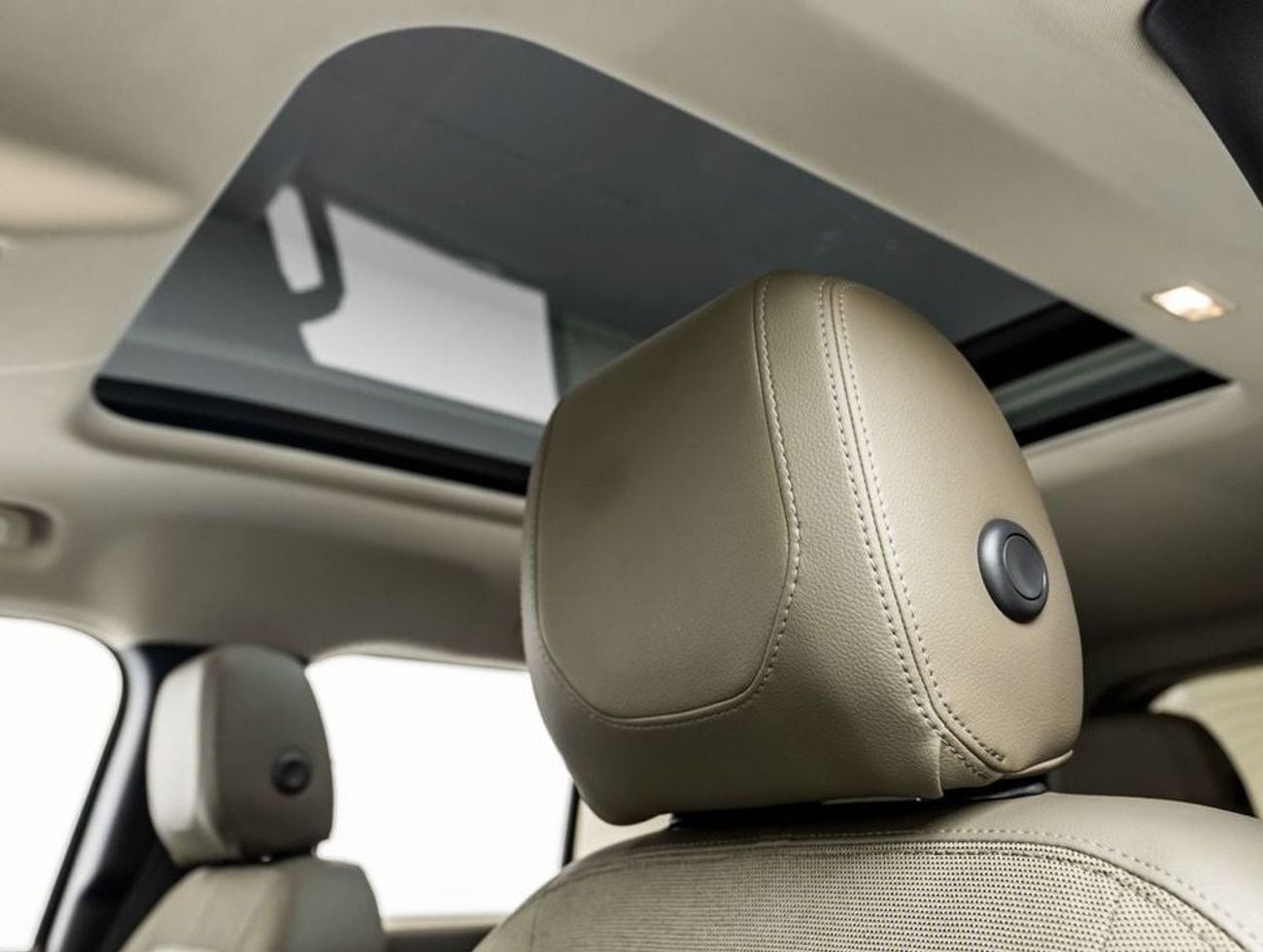 Land Rover Defender P400 110 SE 2020 Urban Defender 110 SE, 2025 land Rover Warranty, Full Service History, Low KMs, GCC