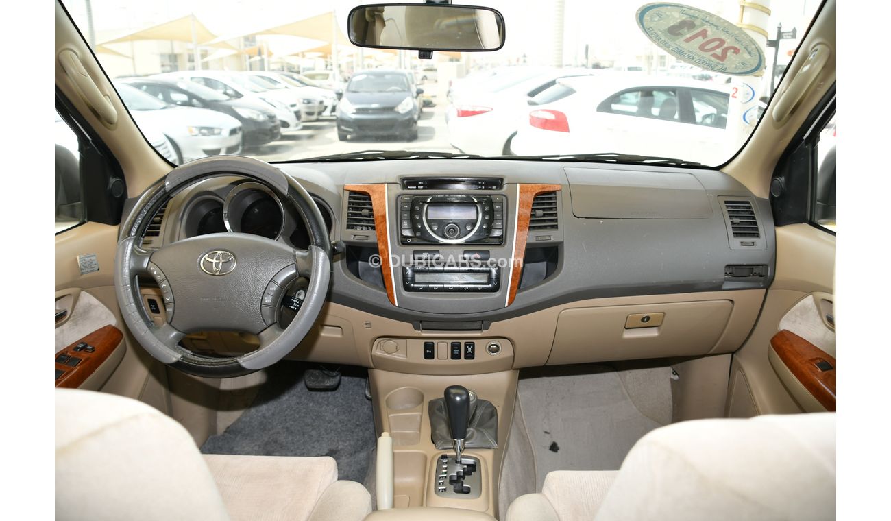 Toyota Fortuner 2011 WHITE NO PAIN NO ACCIDENT PERFECT