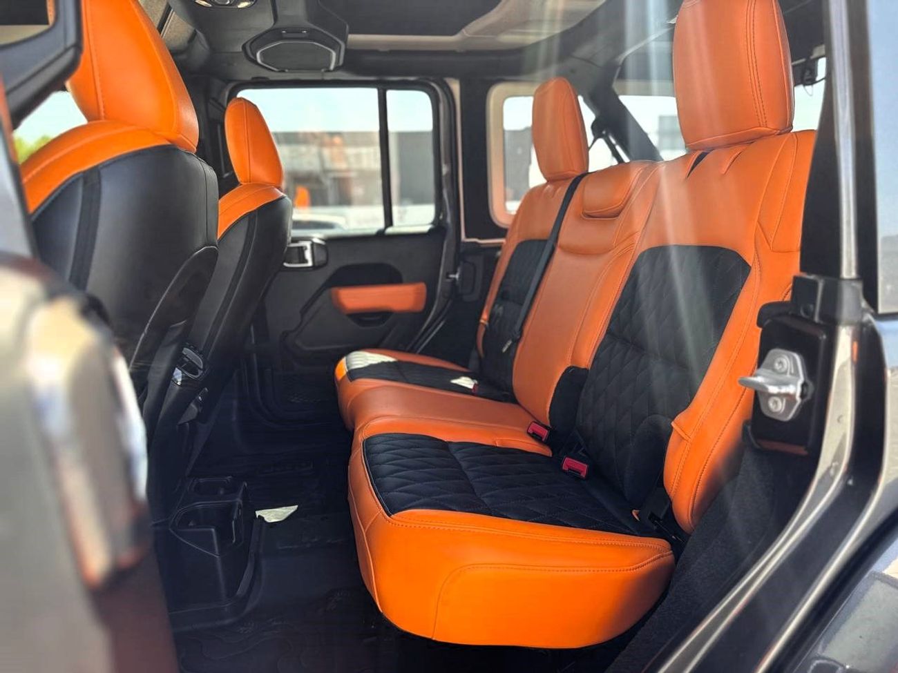 Jeep Wrangler Unlimited Sport 3.6L A/T