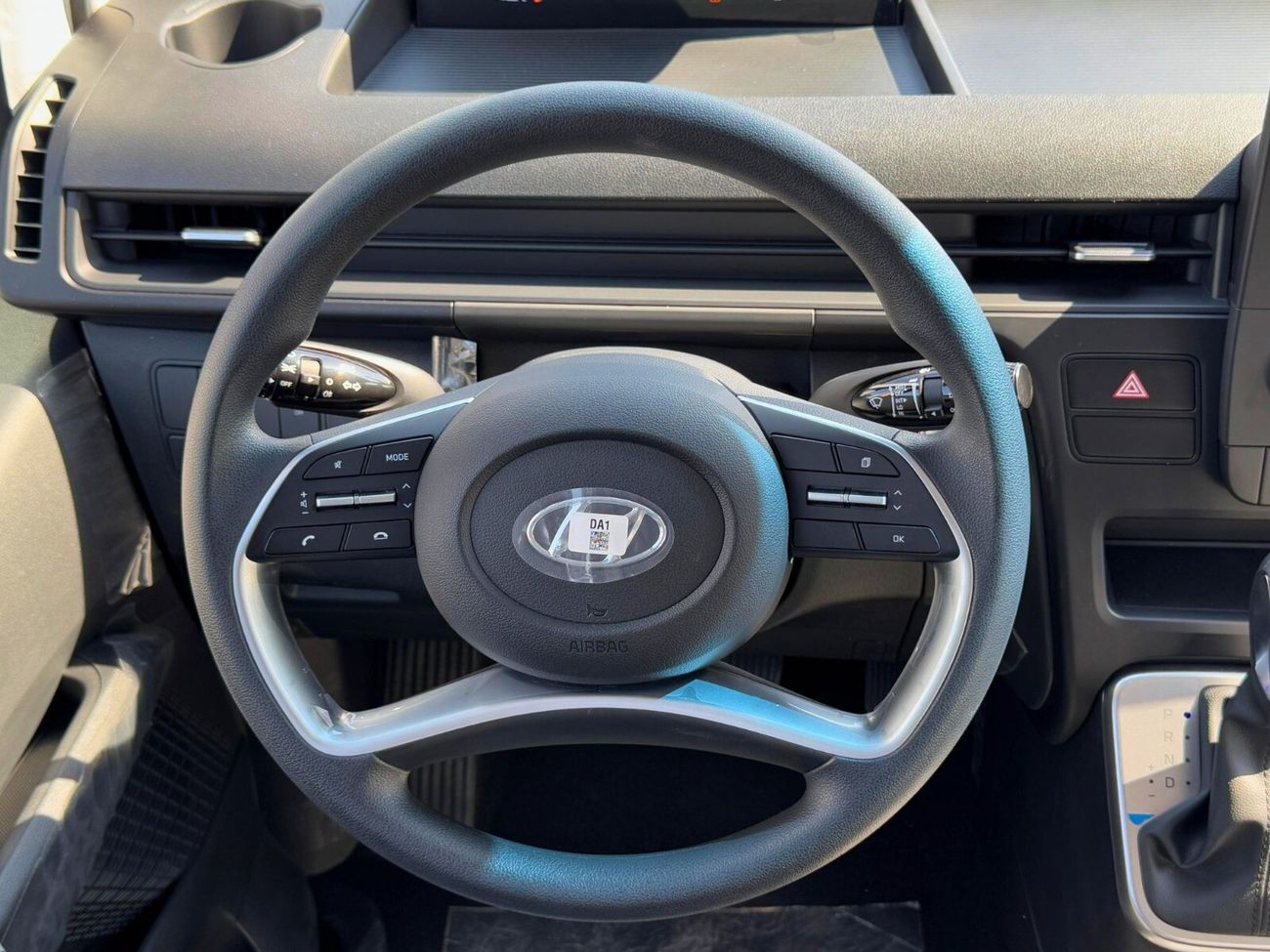 هيونداي ستاريا 3.5L V6  PETROL A/T / PUSH START / BASIC "9" SEATER / 2024 MY