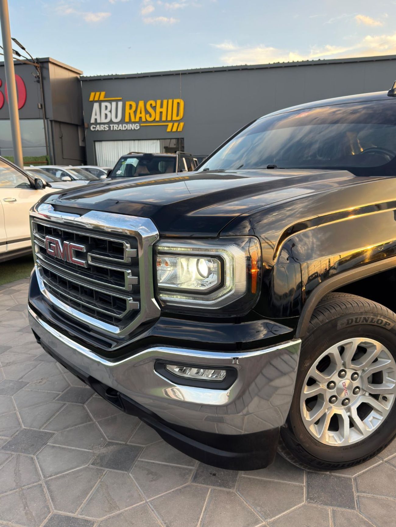 جي أم سي سييرا 5.3L V8 SLT Crew Cab (AWD)