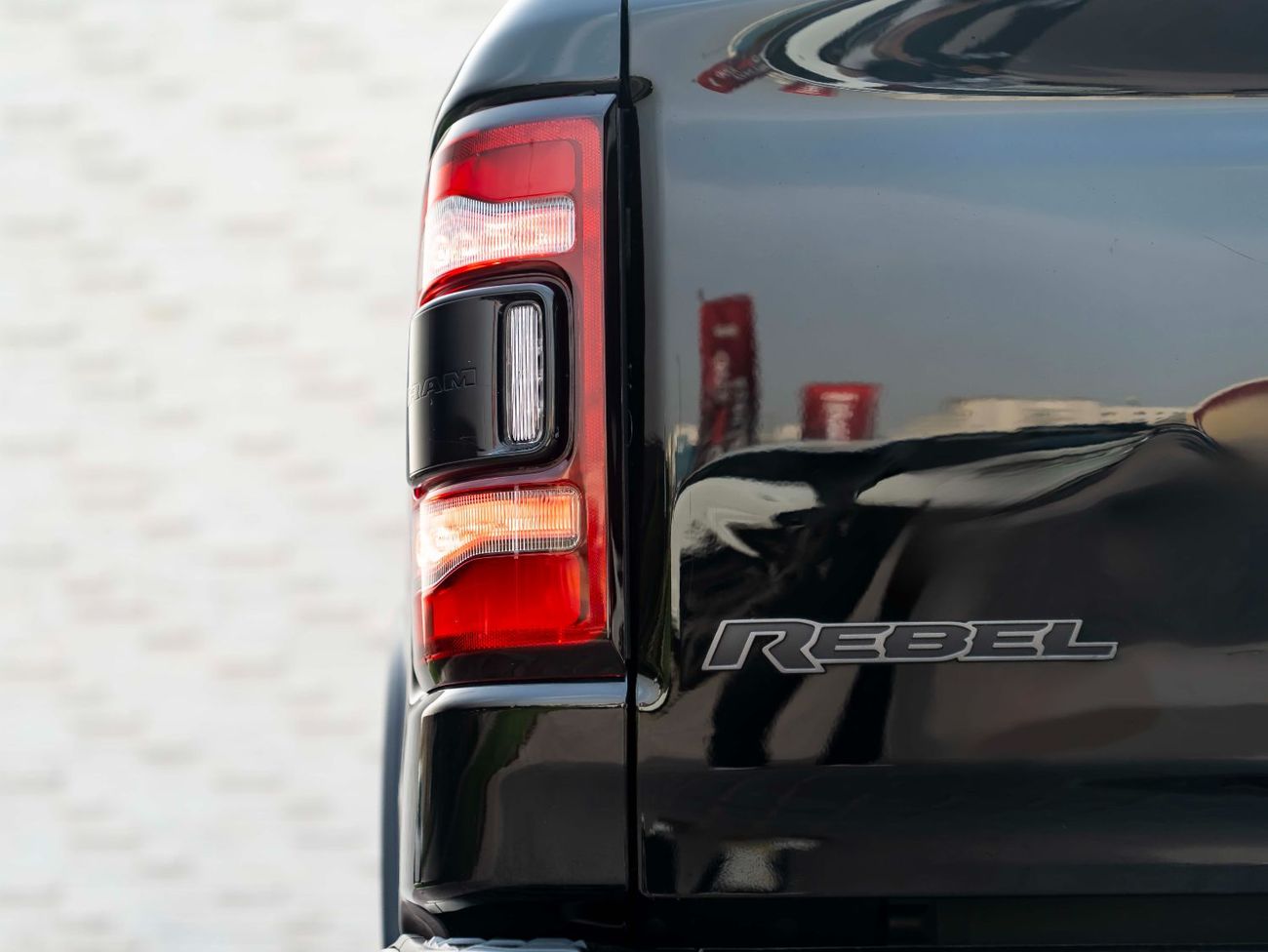 رام 1500 Rebel 5.7L Crew Cab Utility (5 Seater)