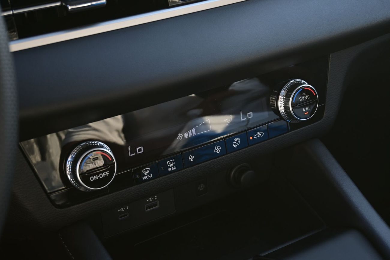 Mitsubishi Outlander Mitsubishi Outlander Hi-Line Plus 2.5L Petrol 4WD, Model 2025, Color Black