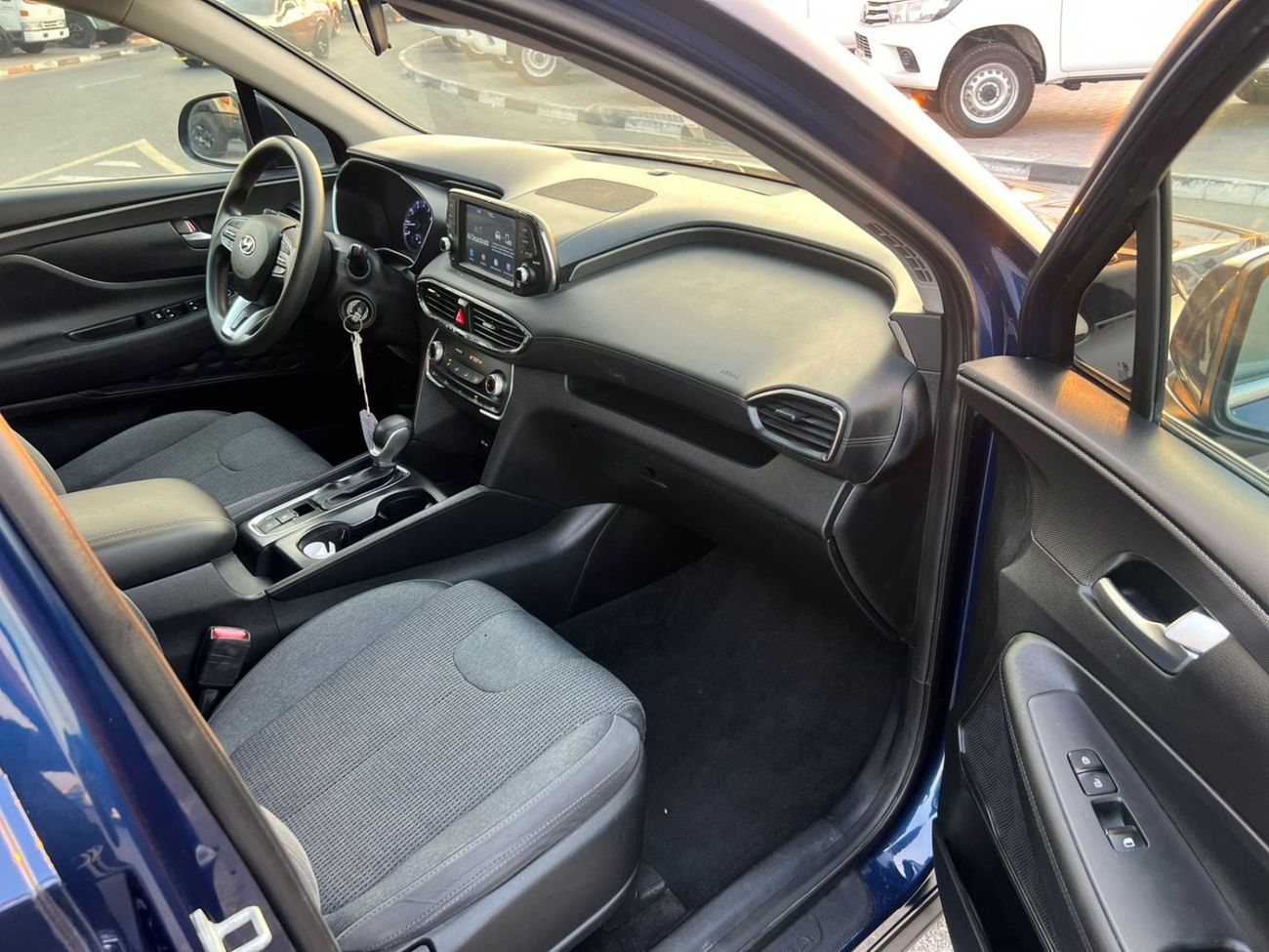 Hyundai Santa Fe 2019 Hyundai Santafe MiOption  2.0L V4 - Apple / Android Play -  AWD 4x4 - 89000 Mileage