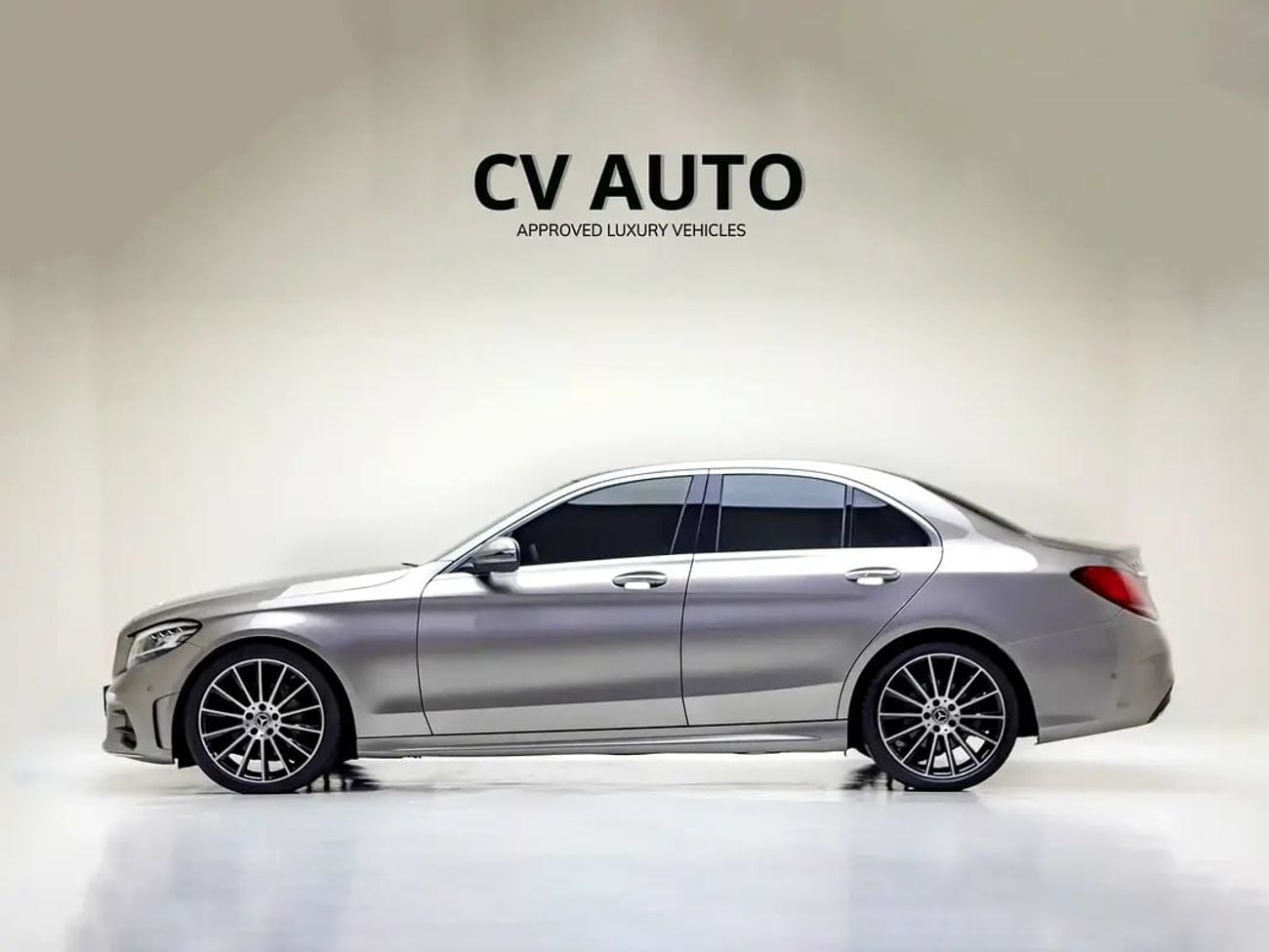 Mercedes Benz C200 C200 | GCC Specification | Silver Exterior | Luxury Sedan