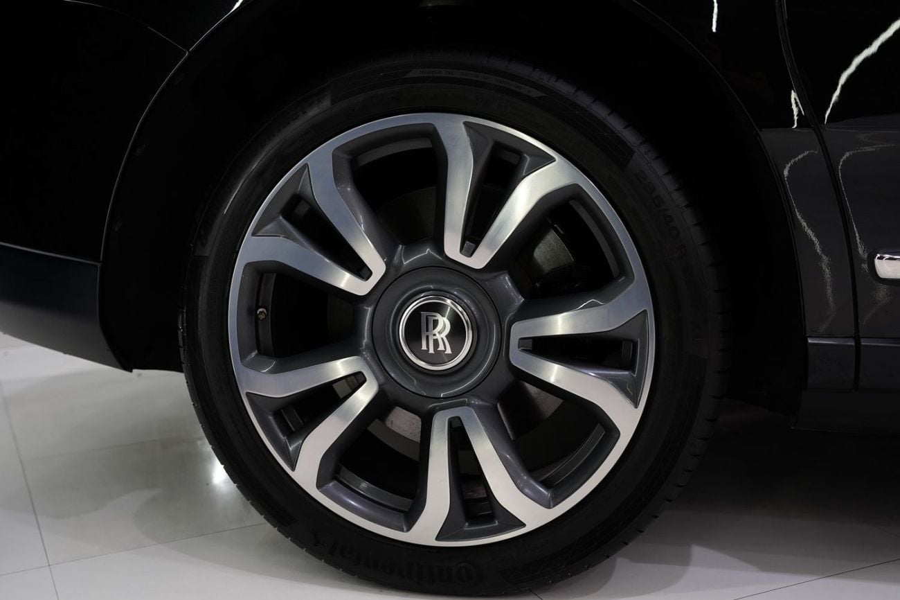 Rolls Royce Cullinan STD (6.8L · 12 Cyl · Automatic · Petrol · SUV/Crossover · All Wheel Drive · 5 Seats · 5 Door) Rear Entertainment Screens, Bespoke Audio, Starlight, Dealer Warranty!!