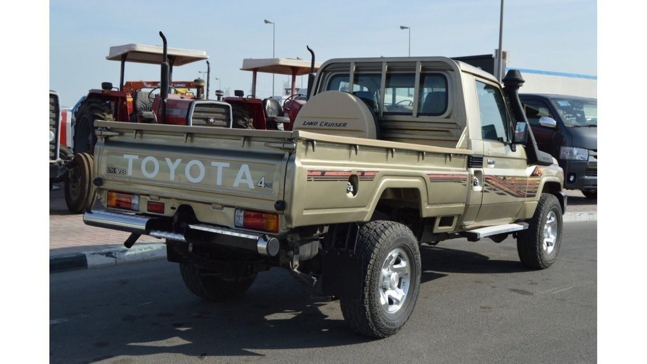 تويوتا لاند كروزر بيك آب Full option clean car