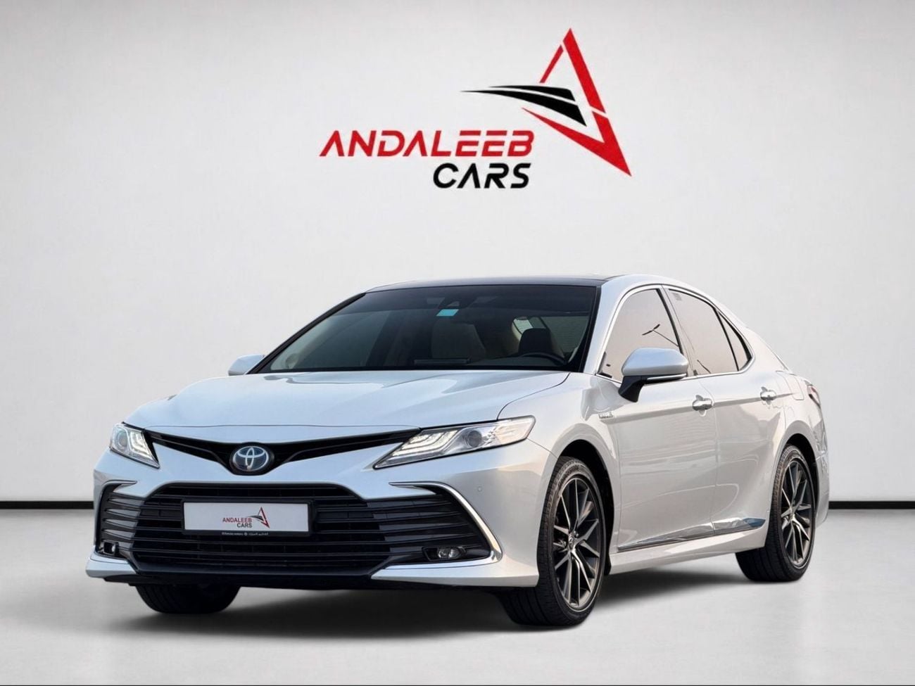 تويوتا كامري GLE HEV TOYOTA CAMRY HYBRID LIMITED | AGENCY WARRANTY | FULL AGENCY SERVICE HISTORY | 2024 | GCC SPECS