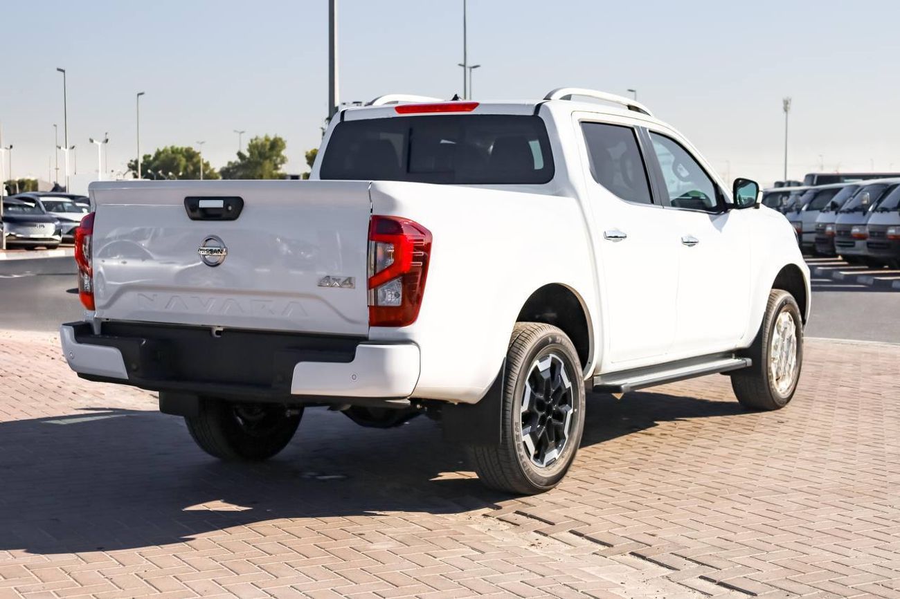 نيسان نافارا Std 2.5L 4WD M/T