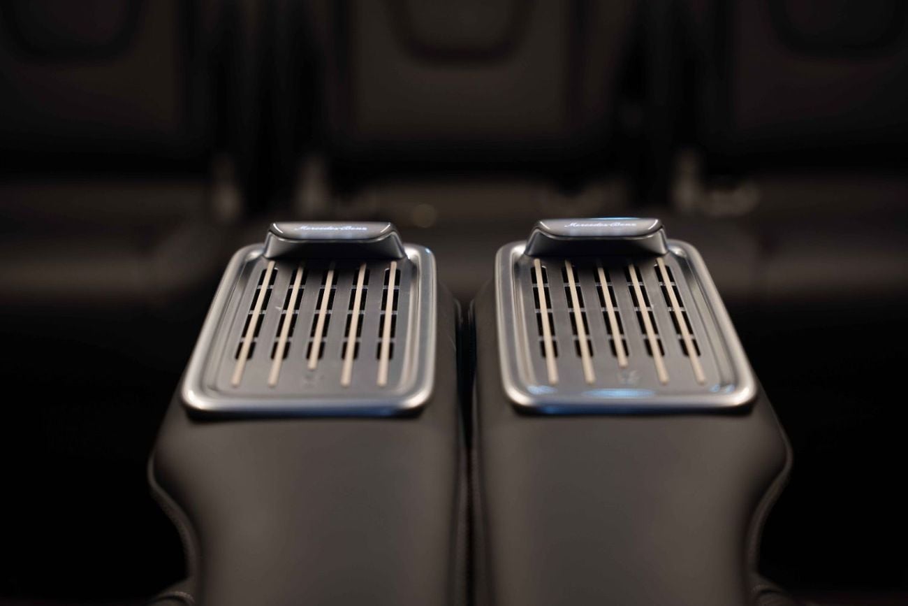 مرسيدس بنز V 300 Built by Barugzai | Agency Warranty | VIP Interior