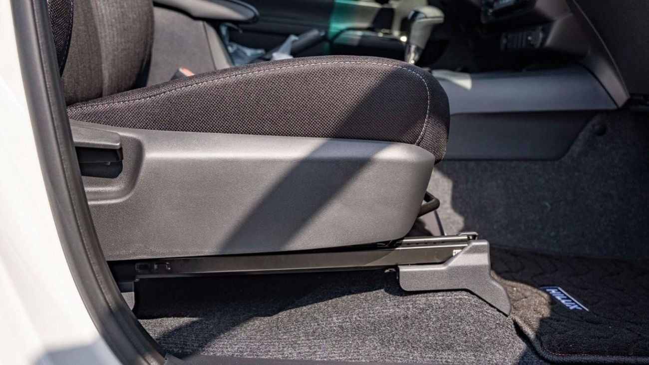 تويوتا هيلوكس 2025 Toyota Hilux Adventure 4.0L petrol AT