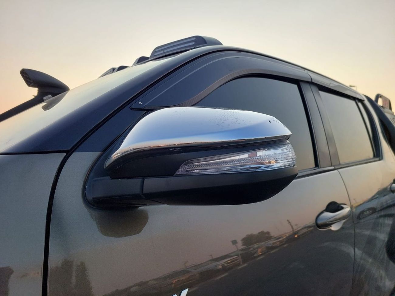 Toyota Hilux TOYOTA HILUX PICKUP RHD 2018 MODEL 2.8 L DIESEL AUTOMATIC(PM17843)