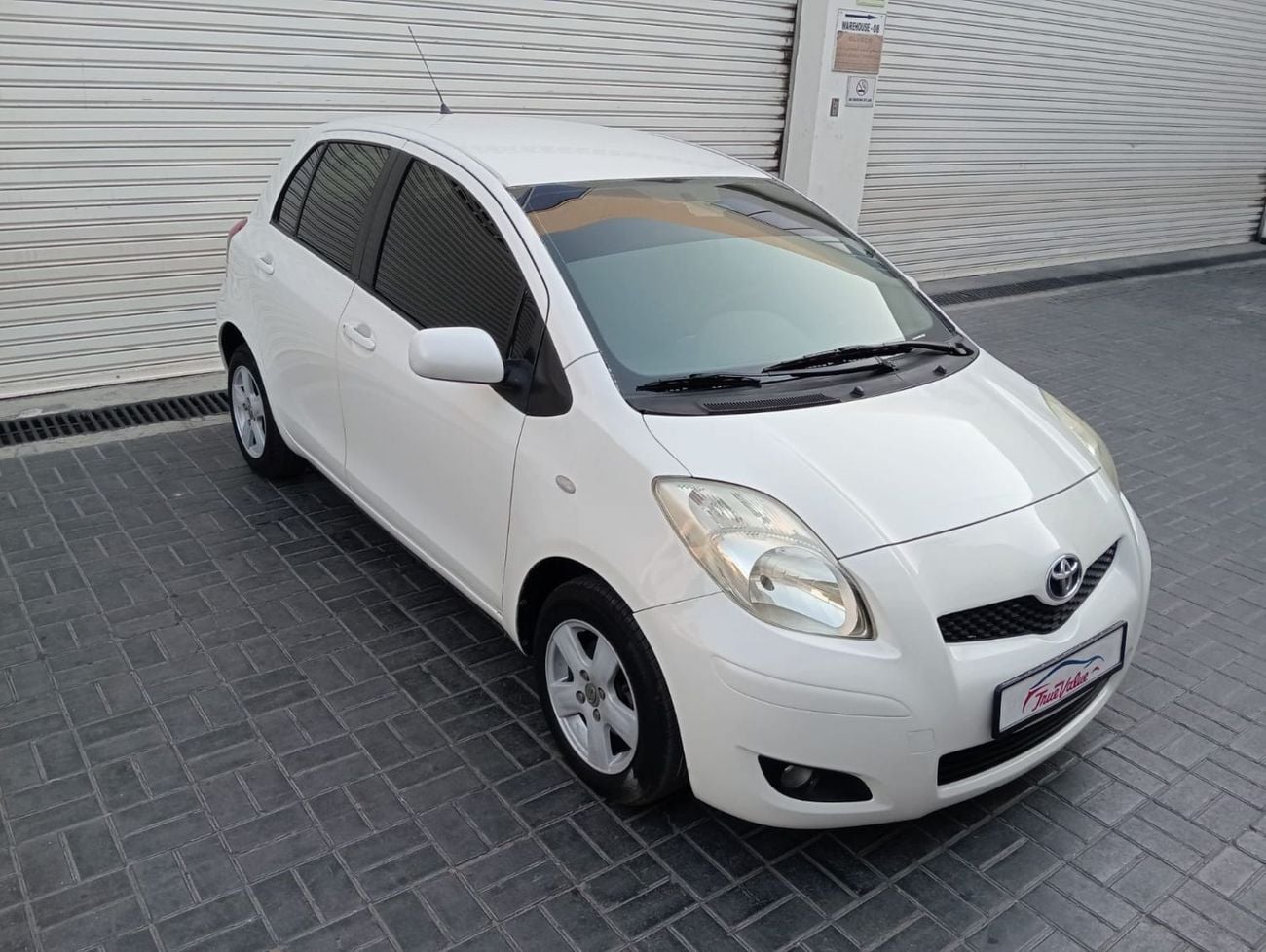 Toyota Yaris BASE