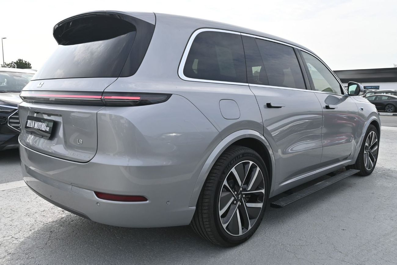 لي اوتو L9 Li L9 Ultra 1.5L Turbo Range Extended EV Model 2024 Color Silver