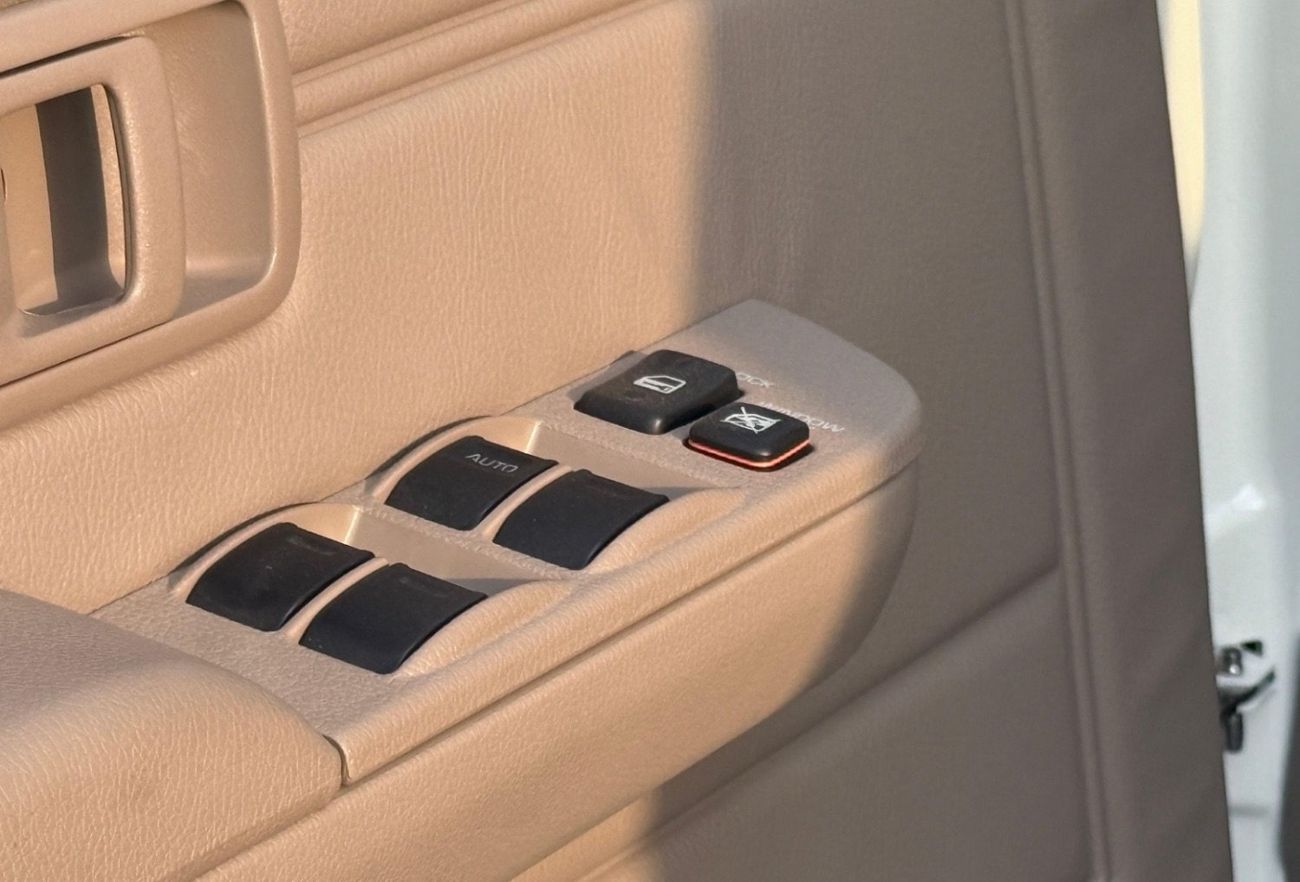Toyota Land Cruiser Pickup 70 MANUAL TRANSMISSION, DIESEL