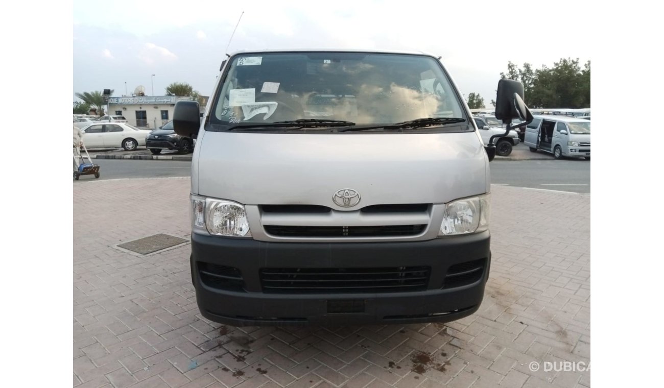 تويوتا هاياس TOYOTA HIACE RIGHT HAND DRIVE (PM1001)