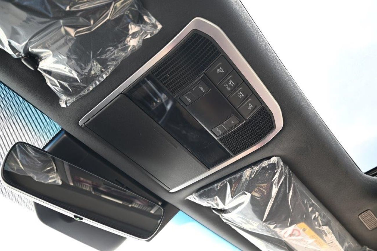 Toyota Land Cruiser VXR 3.3L