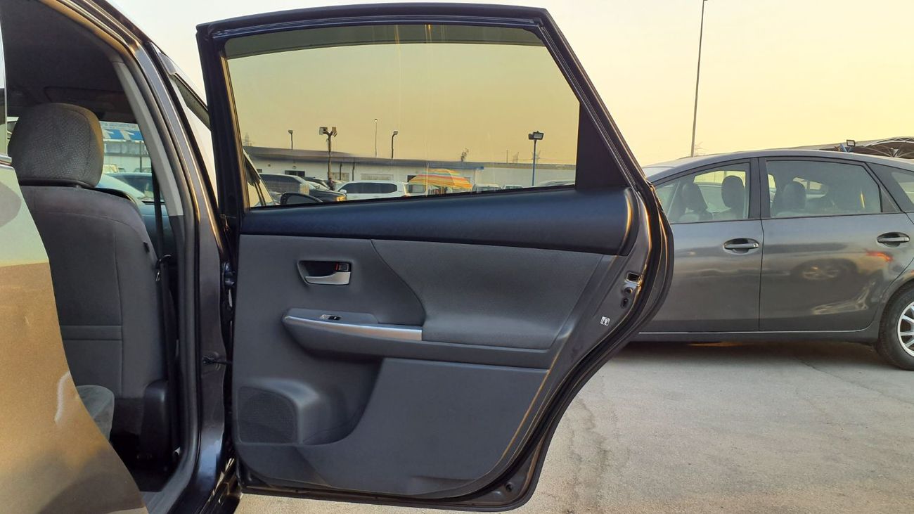 Toyota Prius+ Toyota Prius 2014 – Hybrid Efficiency | Grey