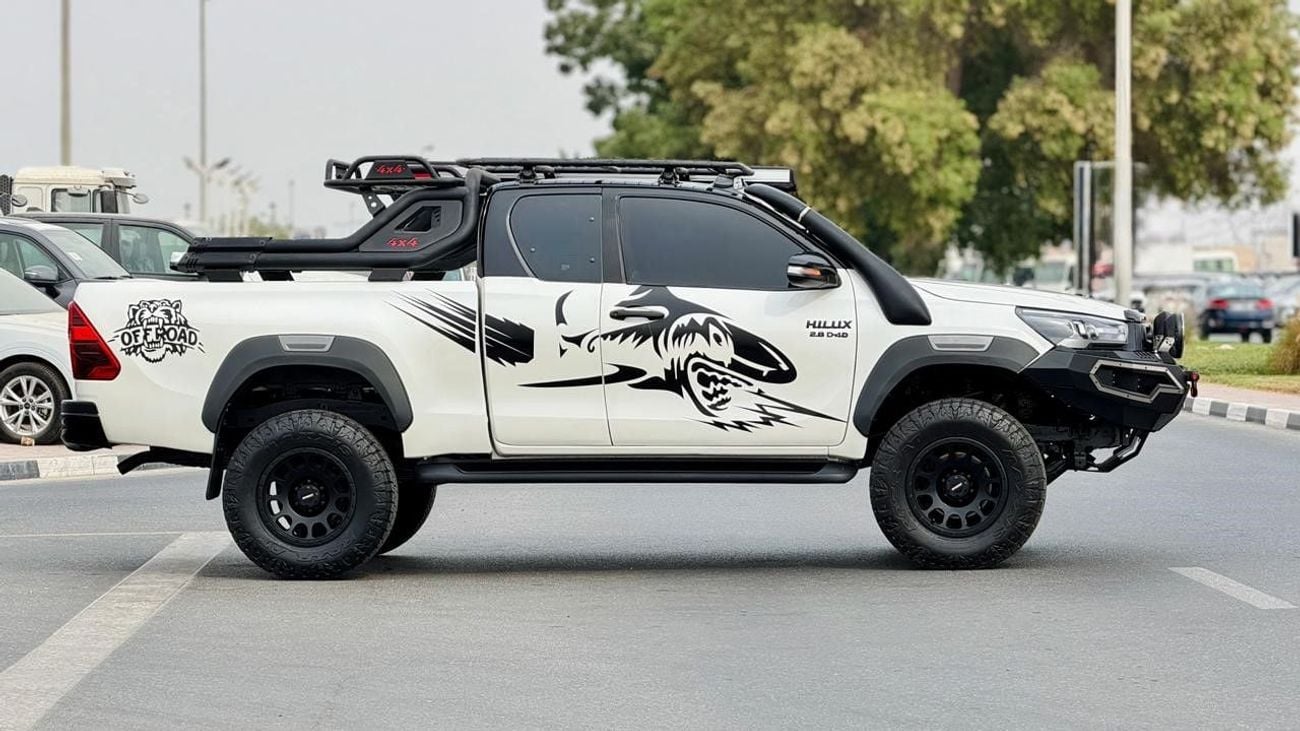 Toyota Hilux OFF ROAD MODIFIED | SMART CAB | 2020 | MANUAL TRANSMISSION | GTK FRONT BULL BAR | 2.8L DIESEL ENGINE