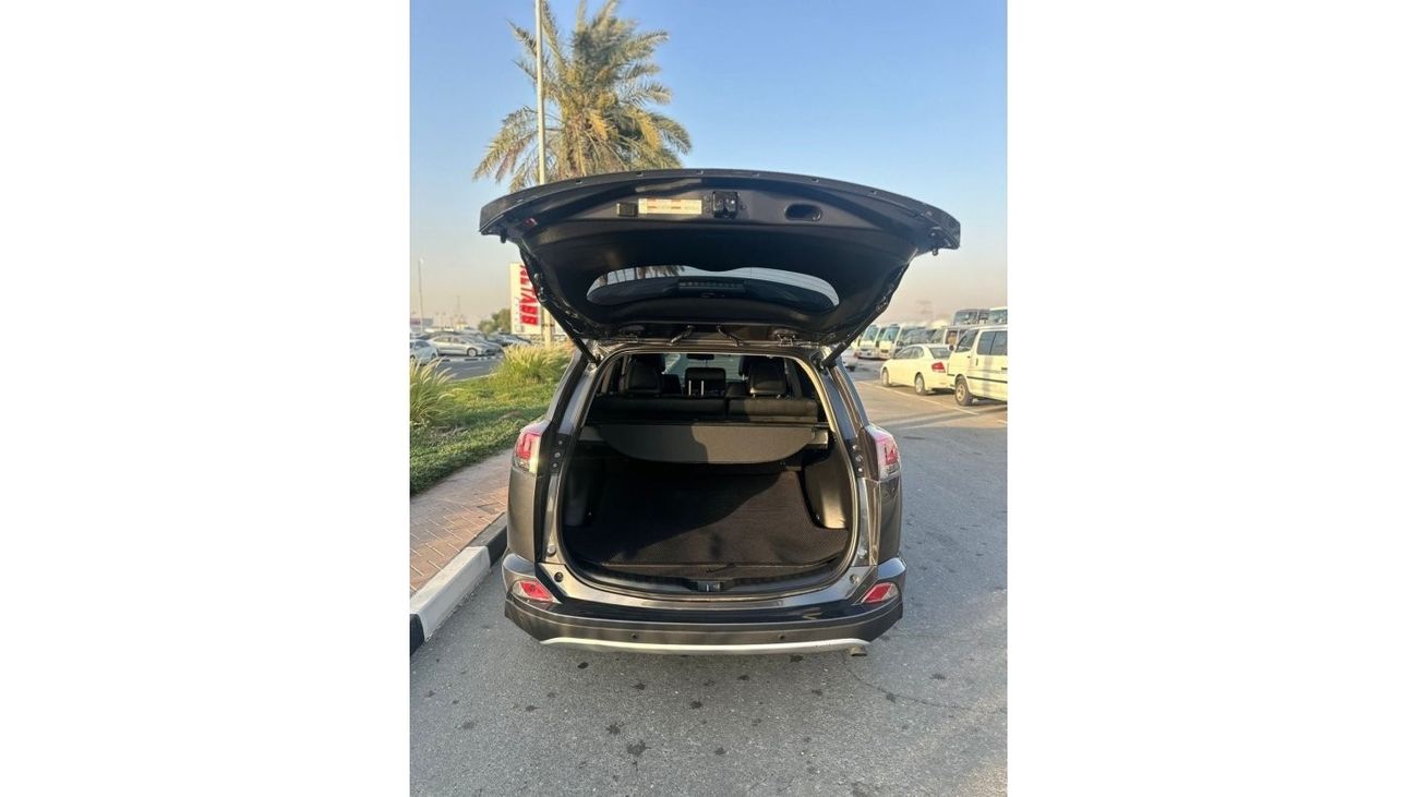 Toyota RAV4 TOYOTA RAV4 LIMITED HYBRID FULL OPTION 2016