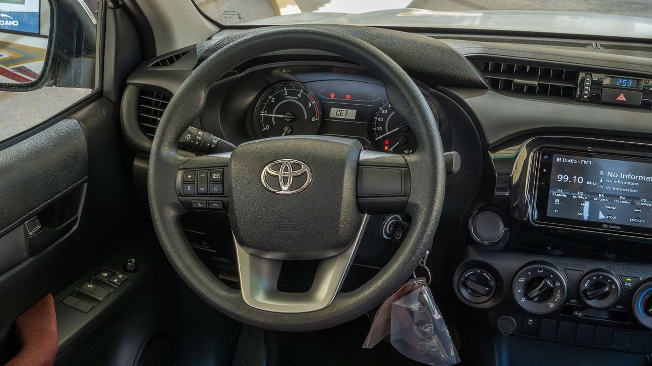 Toyota Hilux TOYOTA HILUX 2.4 MT 4X4 BASIC -2026YM