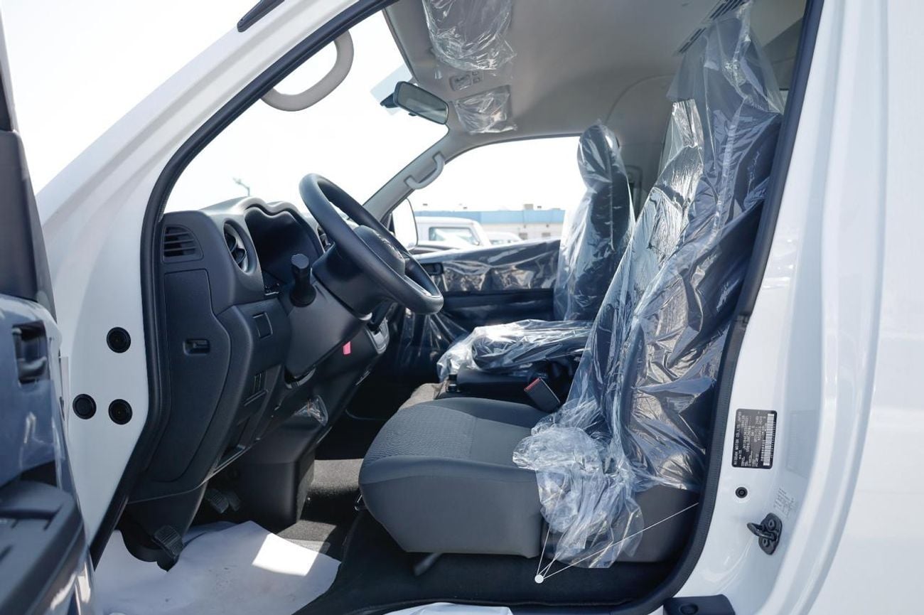 نيسان أورفان NISSAN URVAN 2.5L PETROL 15-SEATER HIGH ROOF WIDE BODY DX MANUAL