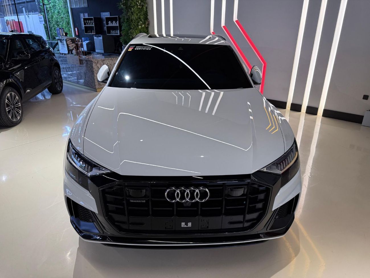 أودي Q8 55 TFSI quattro S-Line 3.0L (340 HP) 2020 Audi Q8 55 TFSI - GCC - Fully Loaded - Perfect Condition
