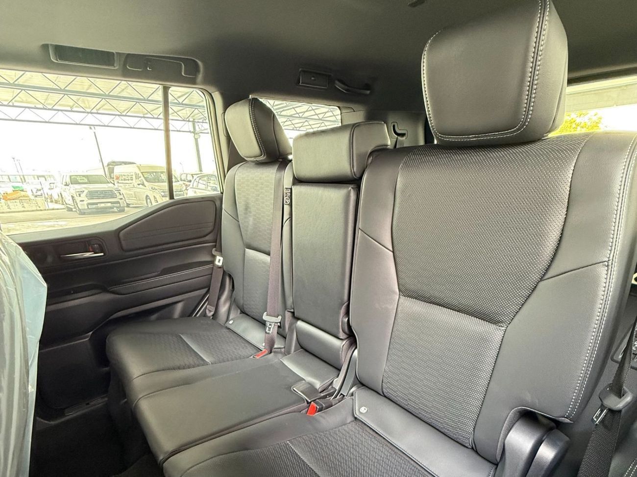 تويوتا برادو LUXURY 2.4 TURBO **EXPORT ONLY**التصدير فقط خارج الخليج***