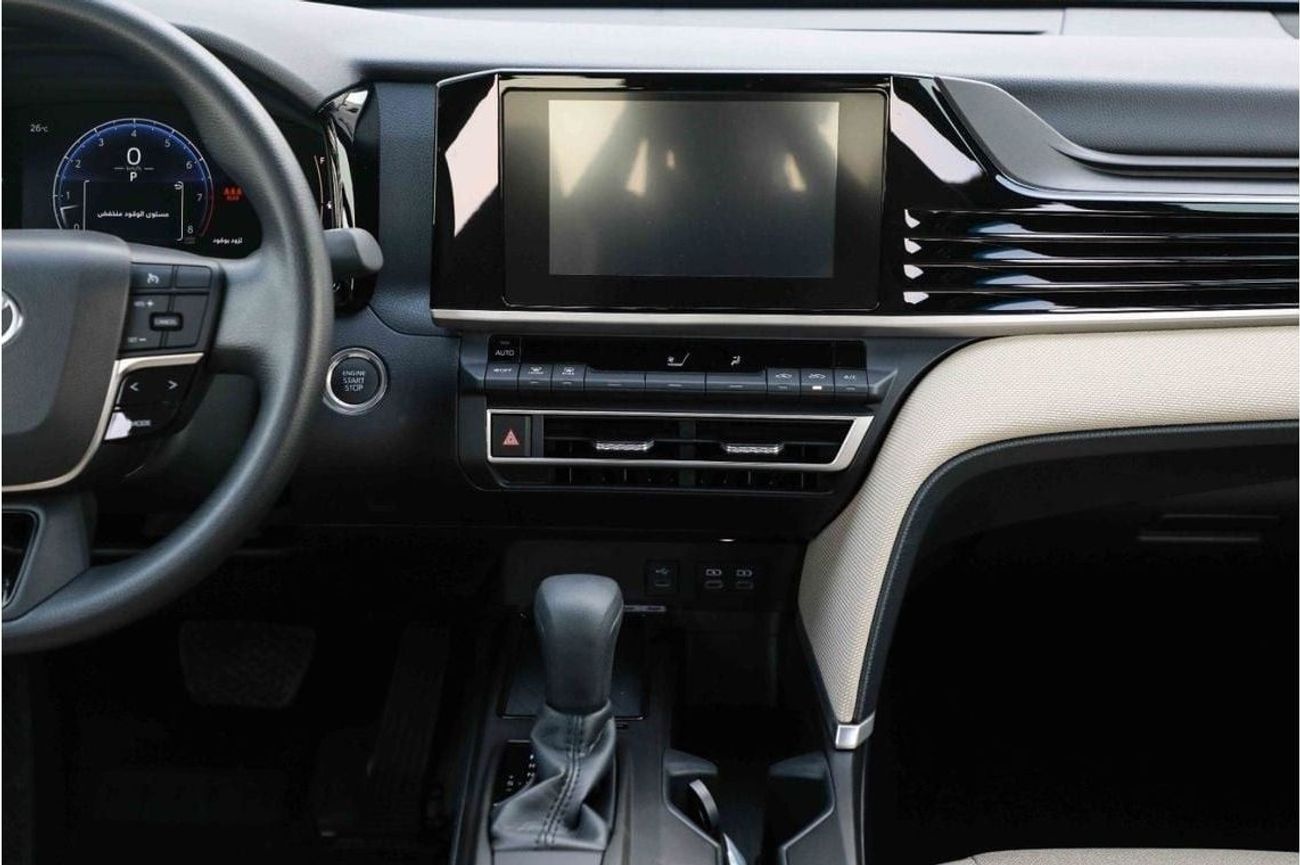 Toyota Camry 2025 TOYOTA CAMRY E 2.5 - PLATINUM WHITE PEARL inside BEIGE | Export Only