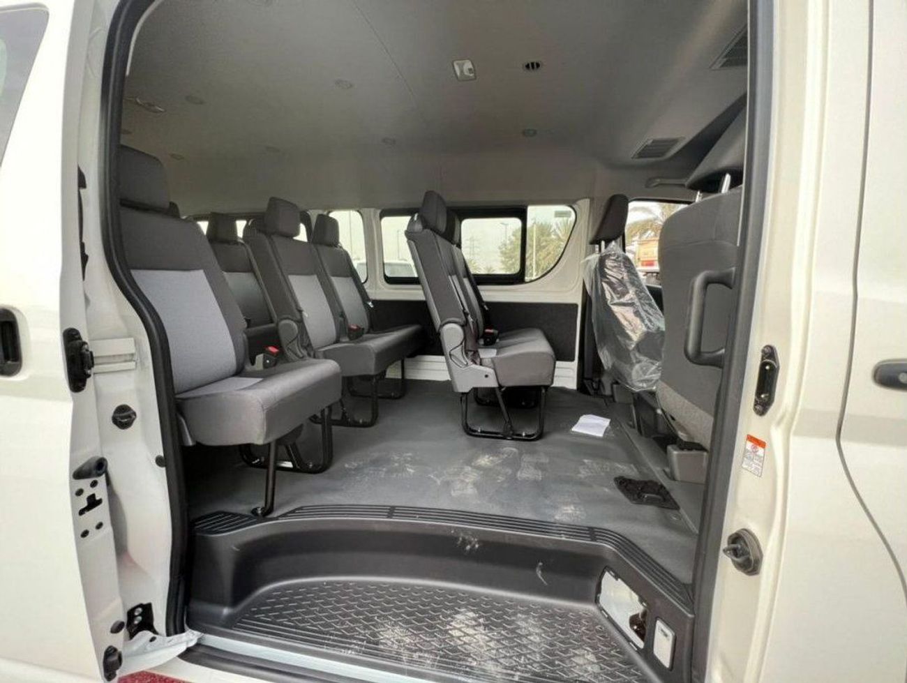 تويوتا هاياس High Roof New shape Black pumber 2.8L M/T DIESEL 2026 MODEL