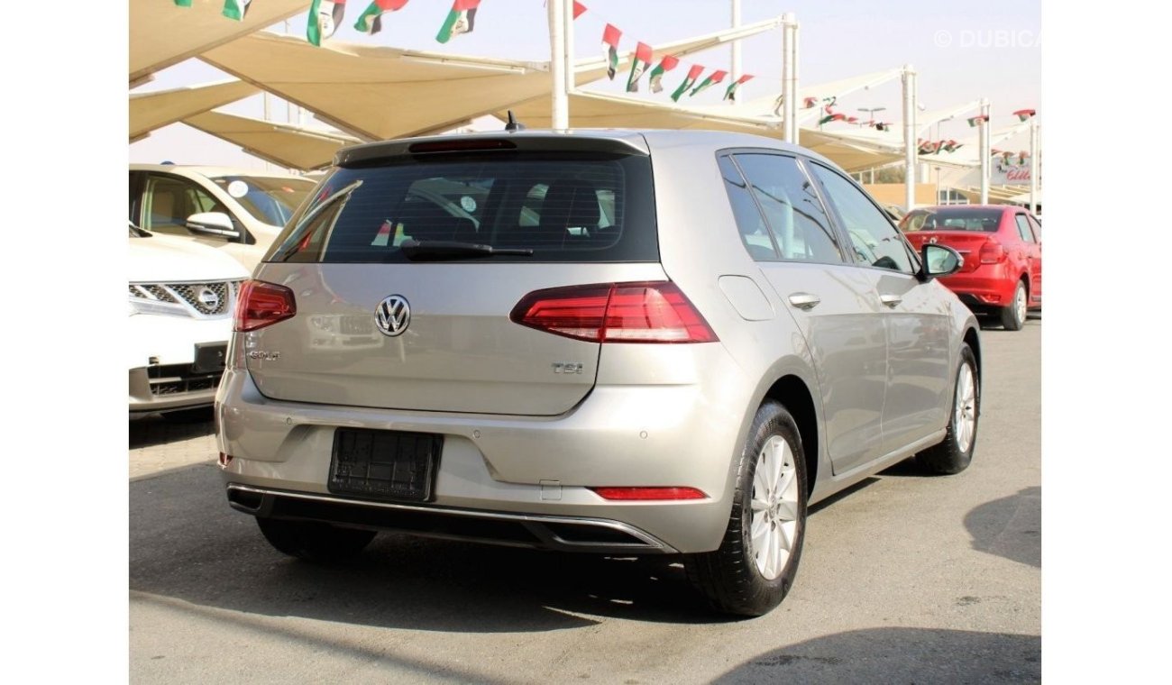 Volkswagen Golf SE SE SE ACCIDENTS FREE - GCC - ENGINE 1000 CC + TURBO - CAR IS IN PERFECT CONDITION INSIDE OUT