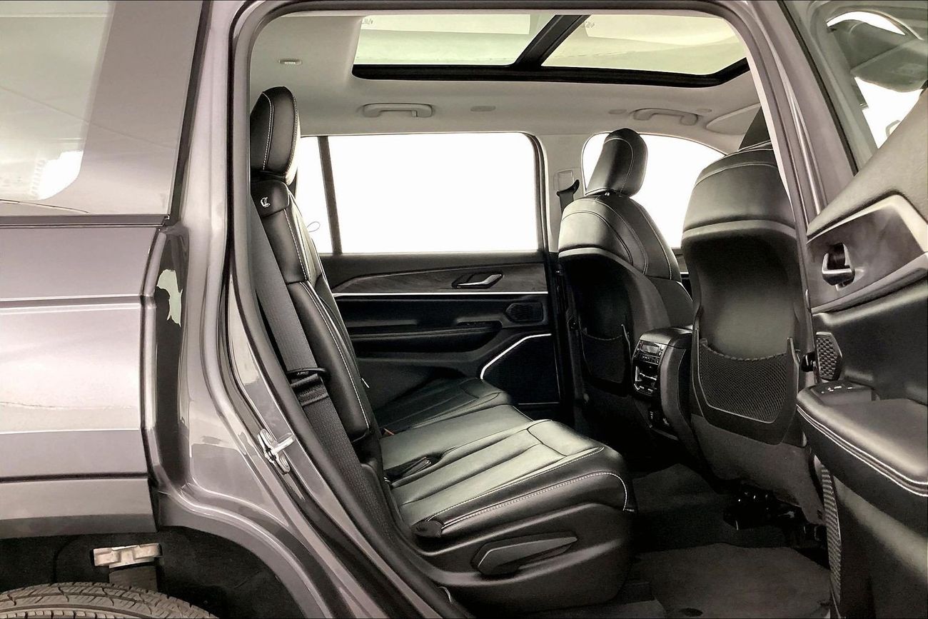 جيب شيروكي Limited | National Day Celebration | شامل الضمان | 0 ﺪﻔﻋﺓ ﺃﻮﻟﻯ