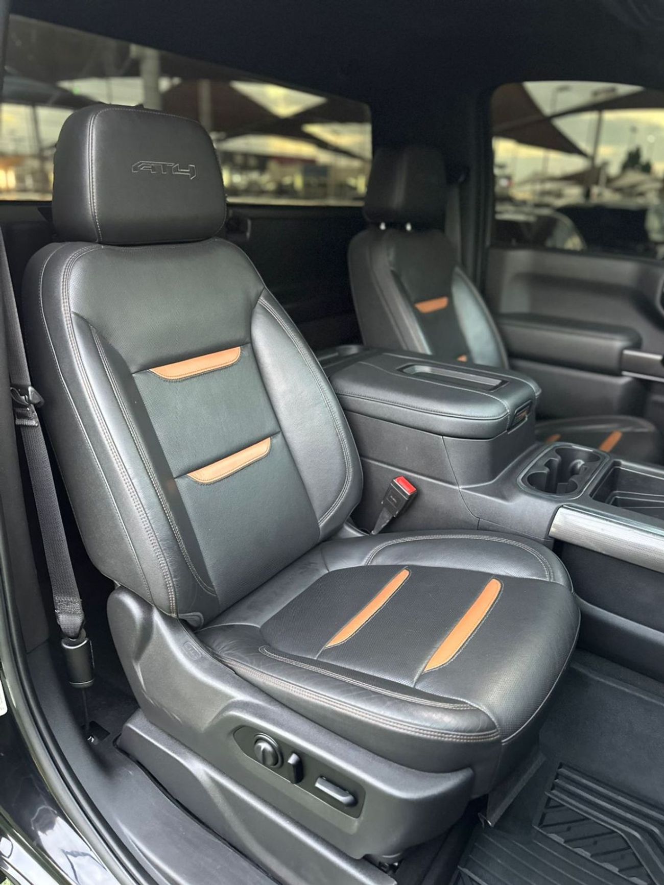 جي أم سي سييرا جي ام سي سيرا بيك اب AT4  خليجي 2021  فل ابشن صبغ وكاله بحاله ممتازه