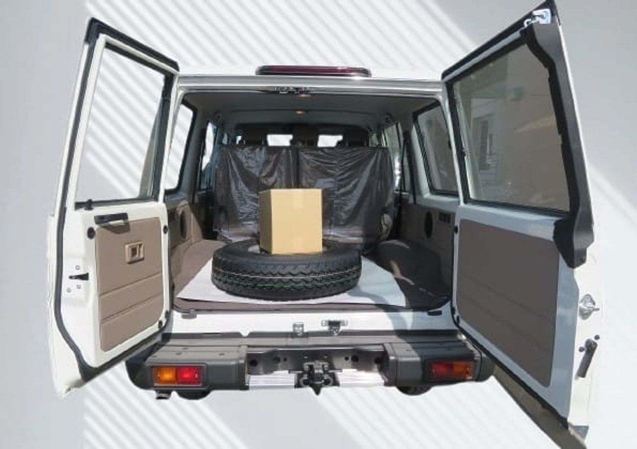 Toyota Land Cruiser 70 76 HARDTOP 5 DOOR 2.8L TURBODIESEL AUTOMATIC TRANSMISSION ( FOR RE-EXPORT ONLY )