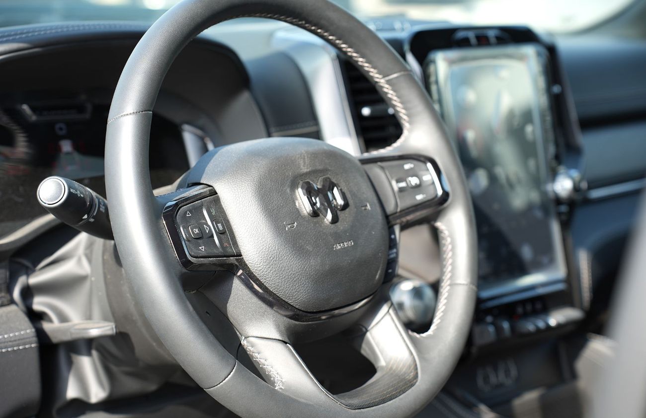 RAM 1500 Limited 5.7L (5 Seater) Black Edition American Specification