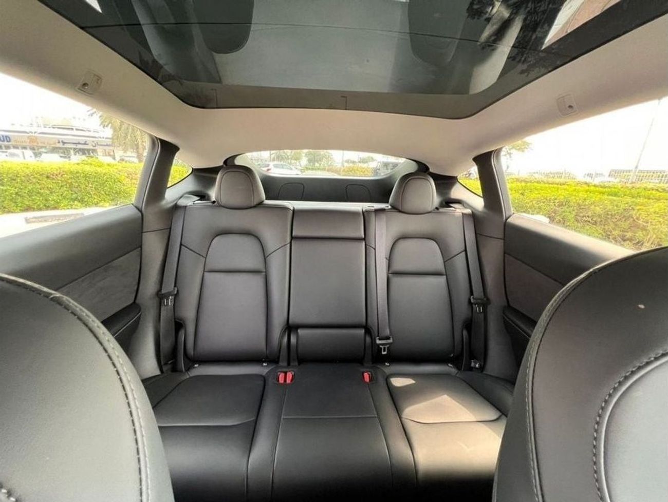 Tesla Model Y TESLA MODEL Y LONG RANGE DUAL MOTORS 4WD 2022 GCC WITH TESLA WARRANTY IN MINT CONDITION