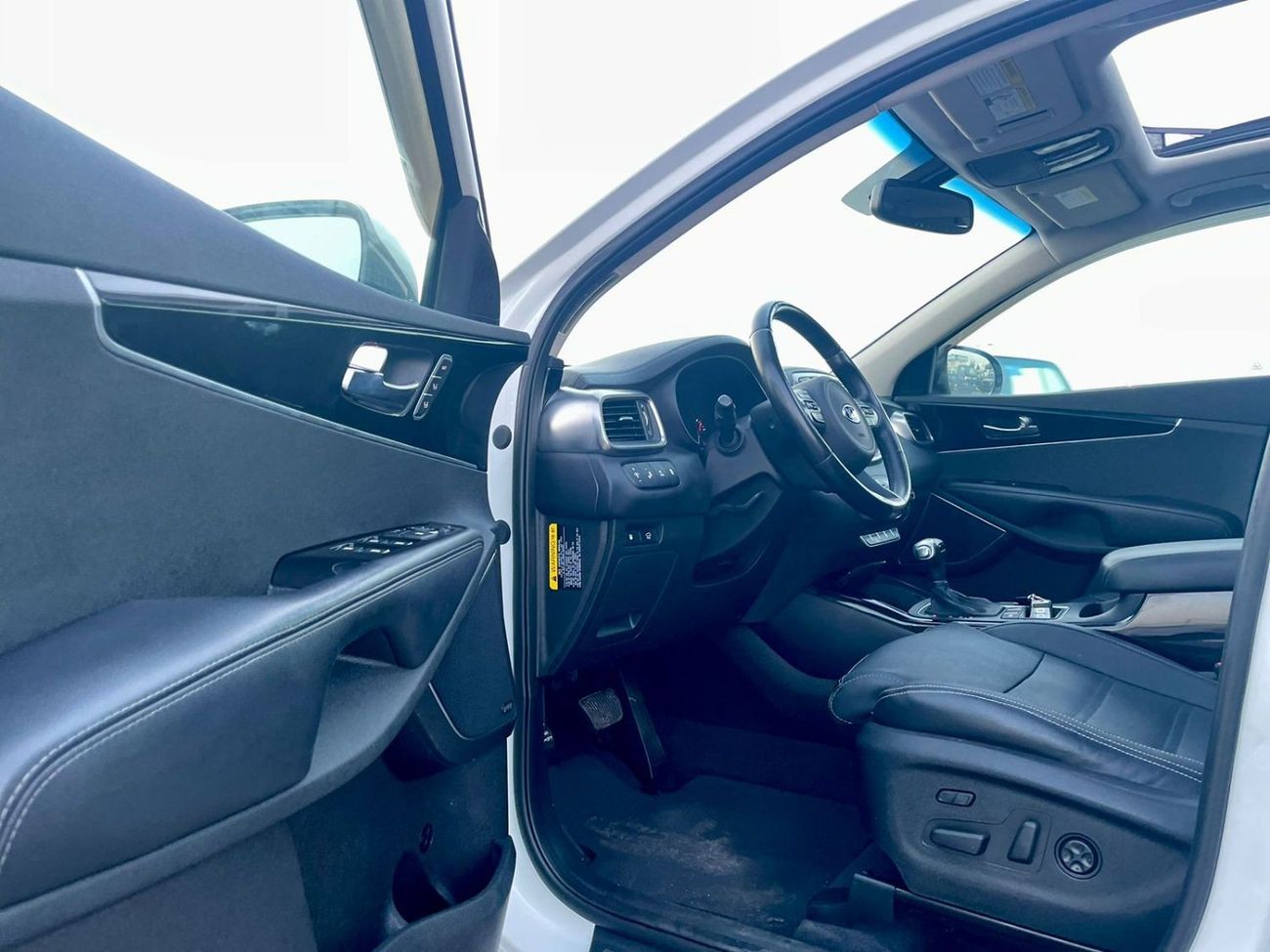 كيا سورينتو 2016 Kia Sorento SX Edition Full Option Panorama View - 3.3L V6 - 7 Seater With Radar - 98,000 Milea