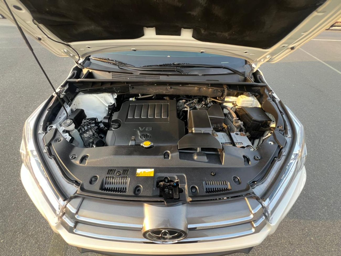 Toyota Highlander 2015Toyota Highlander  -3.5L-V6 -AWD 4x4 - Rear CAM -Automatic seat -trunk Automatic-