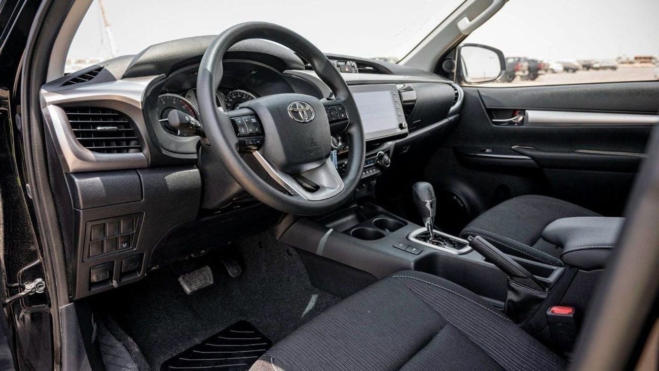 تويوتا هيلوكس SGLX 2.4L Diesel