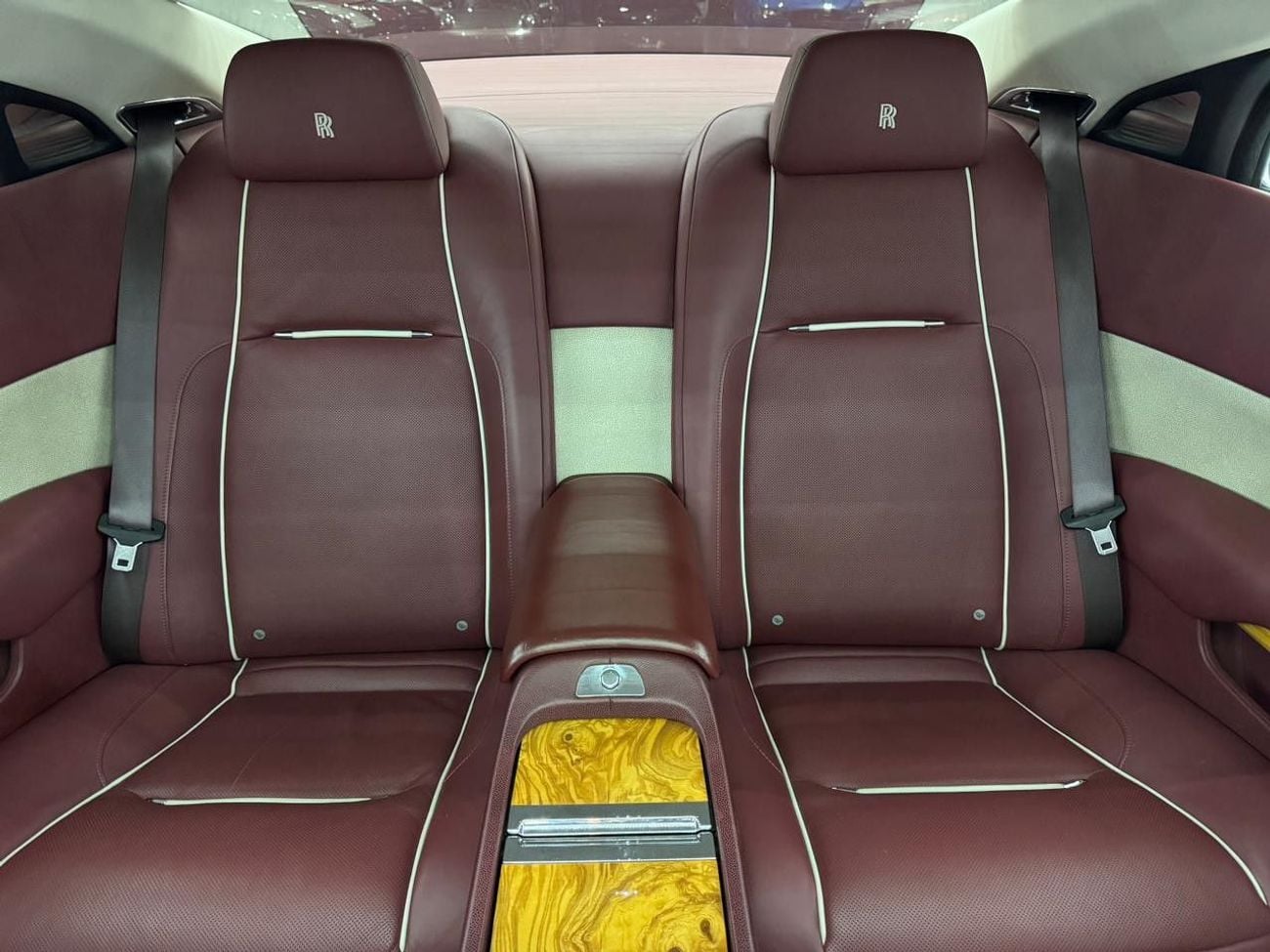 Rolls Royce Wraith STD 6.6L , V12 , RWD
