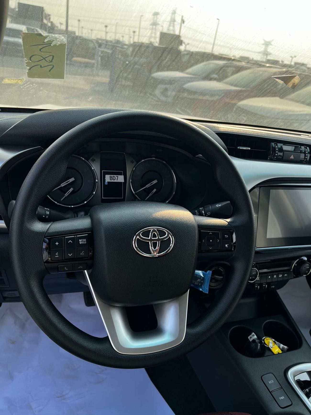 Toyota Hilux SGLX S GLX 2.4L 4WD A/T Toyota Hilux DC S/GLX 2.4L 4WD A/T