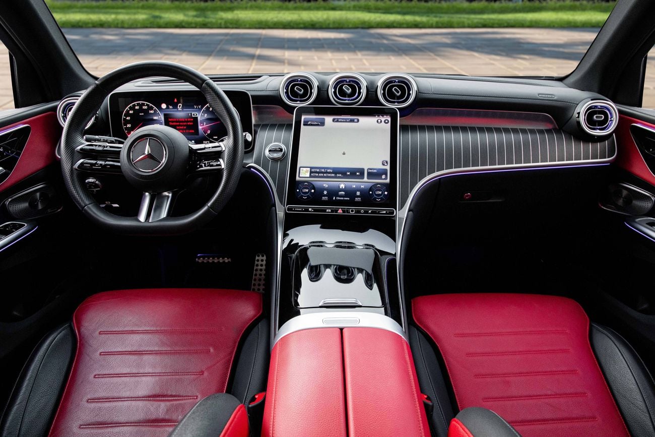 Mercedes-Benz GLC 300 2,938 P.M | 0% Downpayment | GLC 300 AMG | FULL SERVICE HISTORY!