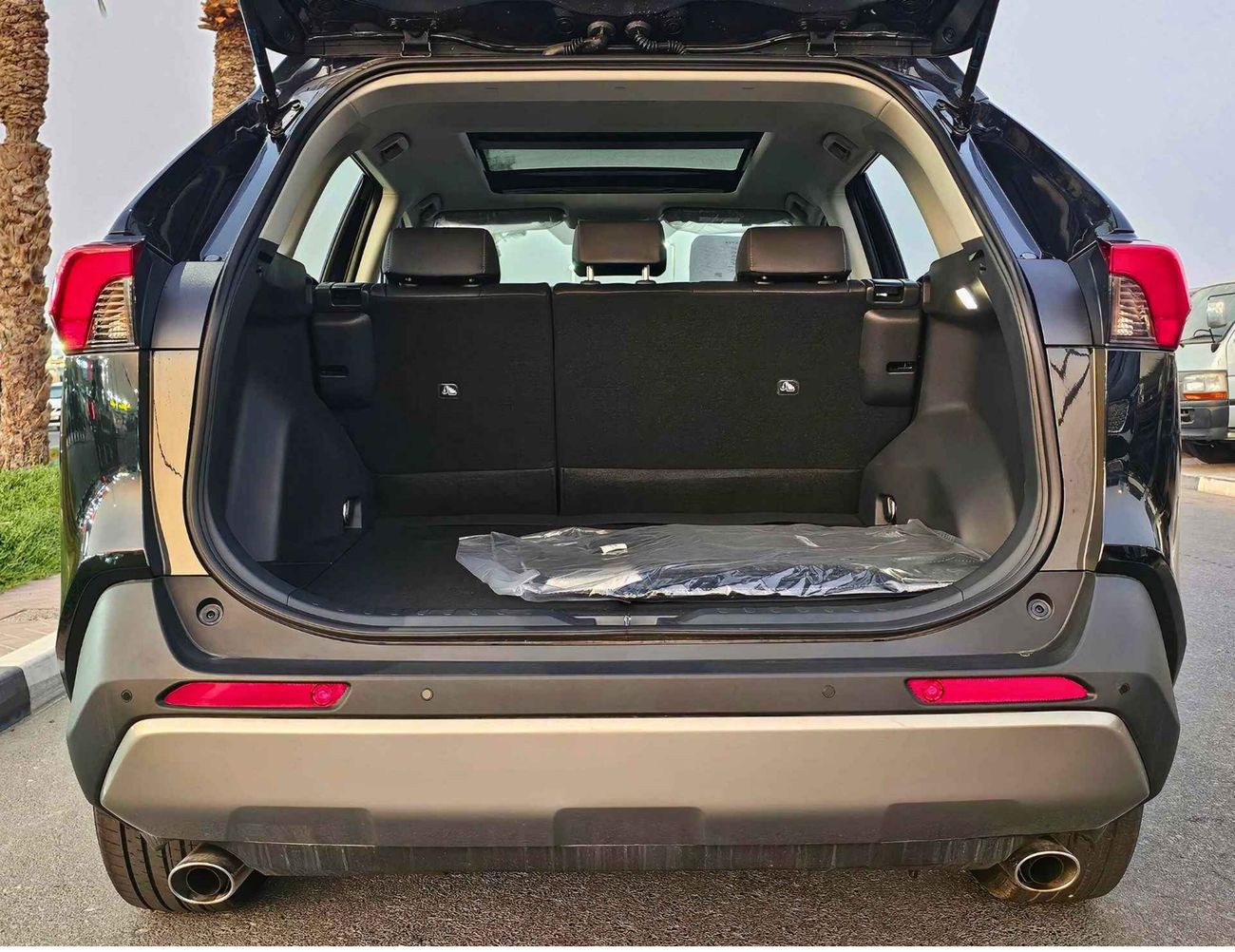 تويوتا راف ٤ STYLE PLUS /  2.0L Petrol / Driver Power Seat With Panoramic Roof / Chines Specs (CODE # 68056)