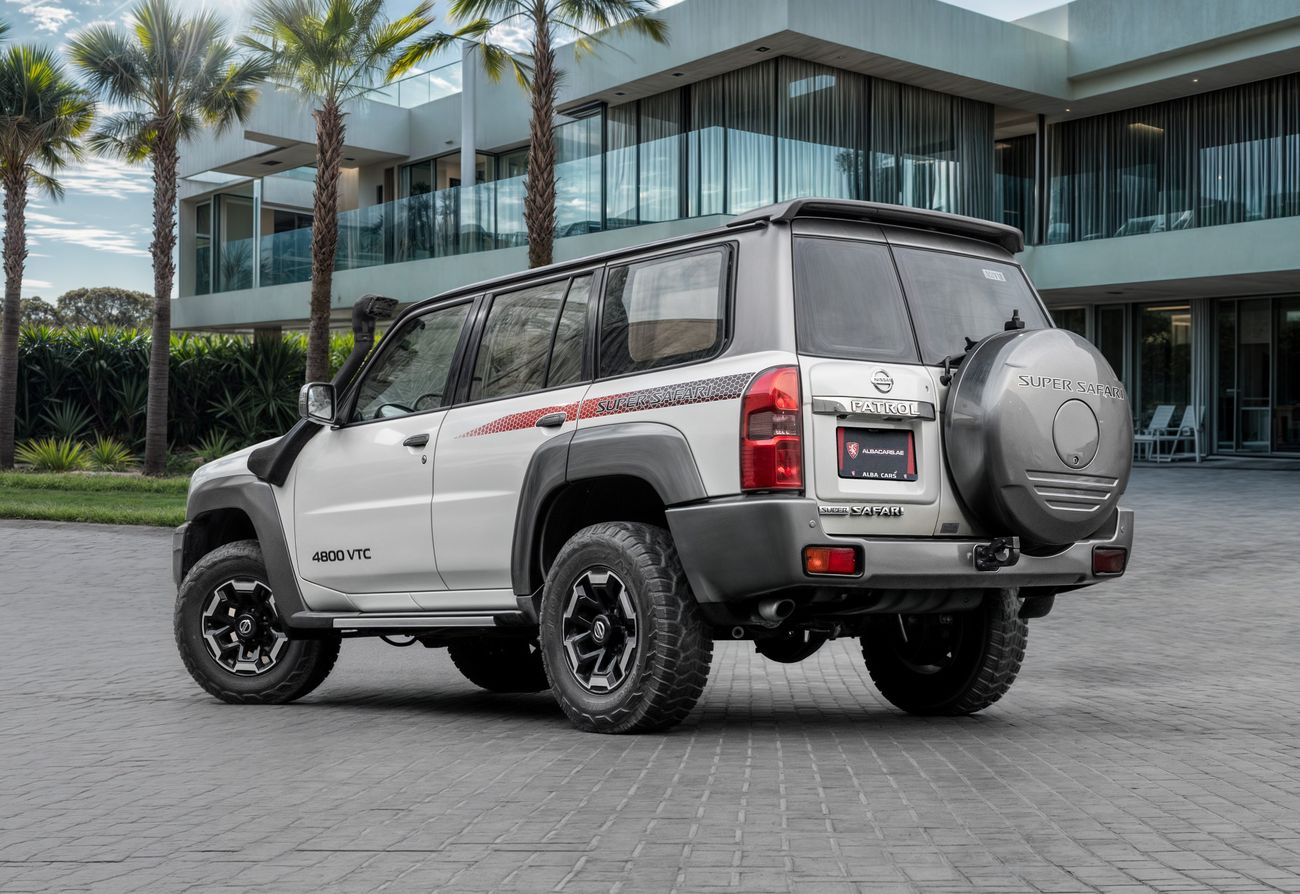 Nissan Patrol Patrol Super Safari | 3,330 P.M | 0% Downpayment | Perfect Condition! | Ramadan Offer!