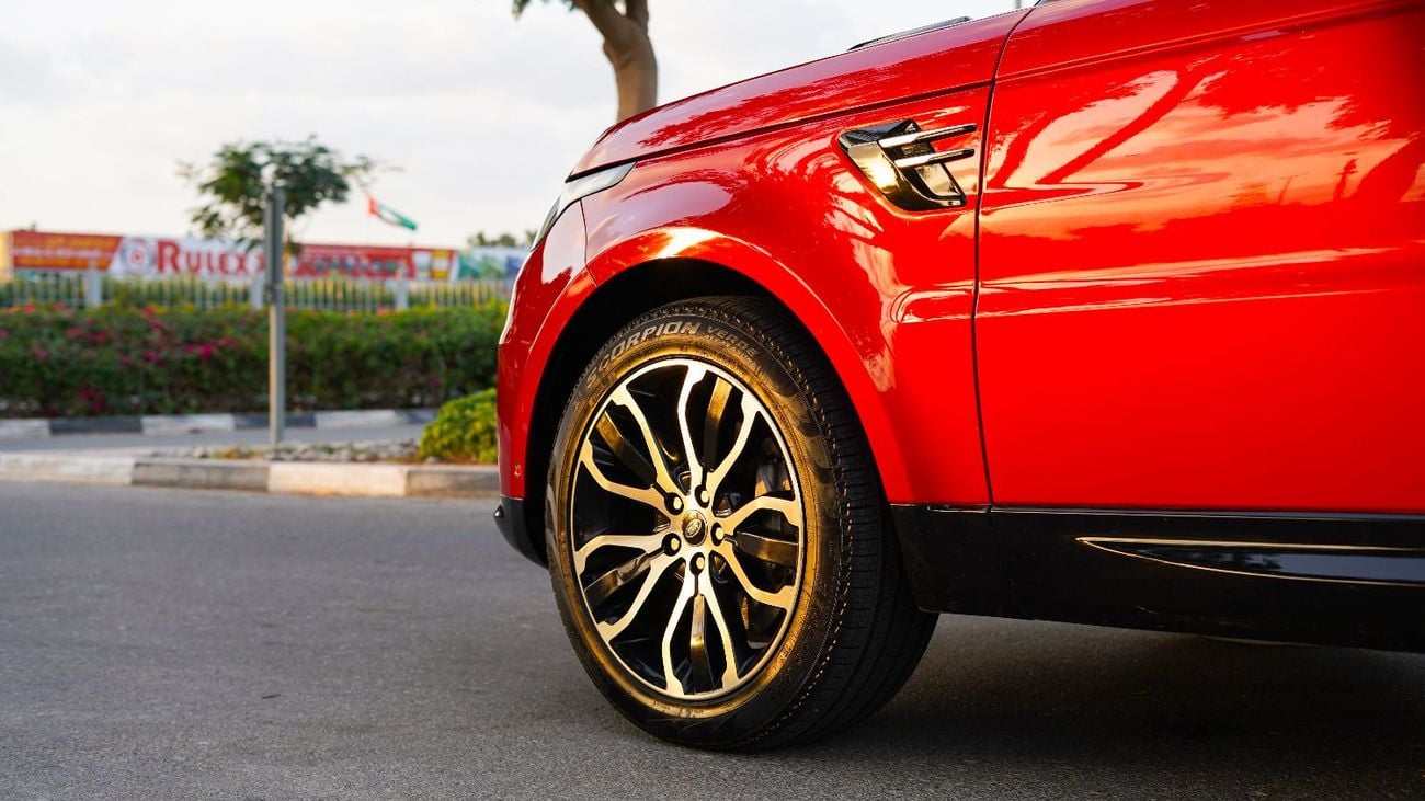 Land Rover Range Rover Sport HSE 3.0L (340 HP) 2019 Range Rover HSE Sport V6 / Law Mileage (49,000 Km) / Clean Title