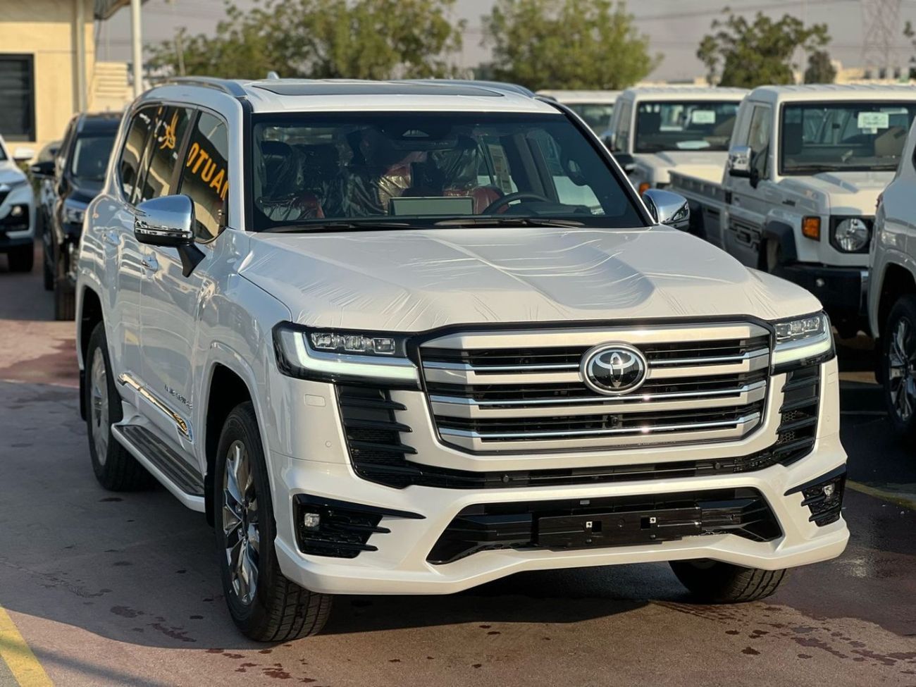 تويوتا لاند كروزر TOYOTA LAND CRUISER VXR 3.5L SUV 4WD 2025